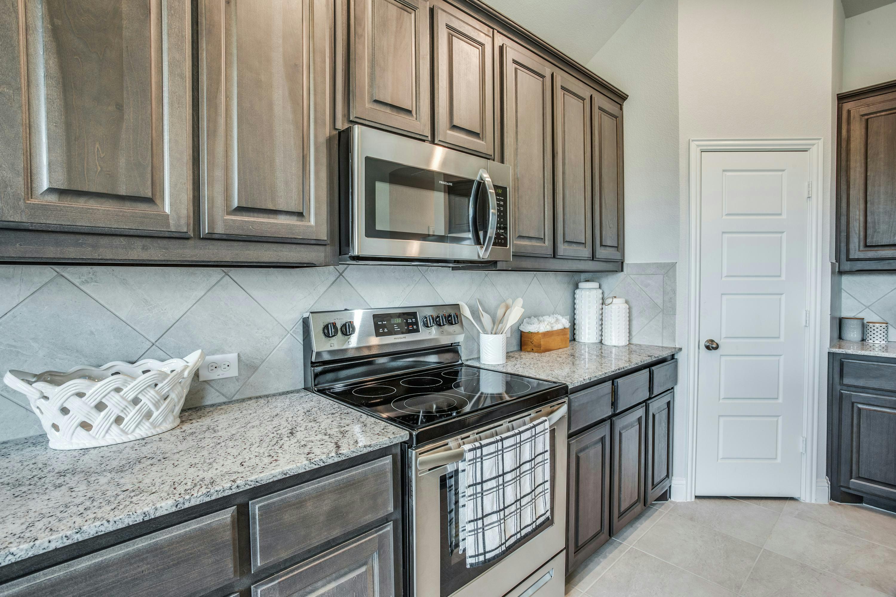 1404-lakeview-dr-pelican-bay-tx